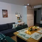 Solek, Hotelowe I Goscinne Ze Sniadaniem, Przyjazne Zwierzetom, Wyjatkowe, Z Widokiem Na Jezioro Jamno I W Bardzo Bliskiej Odleglosci Od Morza *