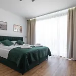 Solek, Hotelowe I Goscinne Ze Sniadaniem, Przyjazne Zwierzetom, Wyjatkowe, Z Widokiem Na Jezioro Jamno I W Bardzo Bliskiej Odleglosci Od Morza Мельно