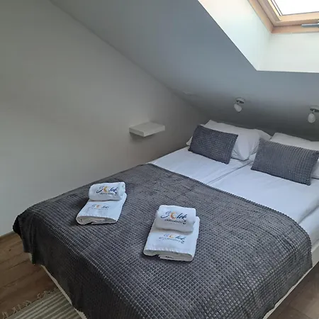 Appartement Solek, Hotelowe I Goscinne Ze Sniadaniem, Przyjazne Zwierzetom, Wyjatkowe, Z Widokiem Na Jezioro Jamno I W Bardzo Bliskiej Odleglosci Od Morza *