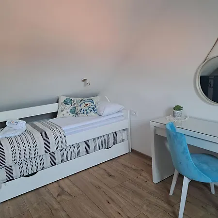 Solek, Hotelowe I Goscinne Ze Sniadaniem, Przyjazne Zwierzetom, Wyjatkowe, Z Widokiem Na Jezioro Jamno I W Bardzo Bliskiej Odleglosci Od Morza Apartman Mielno