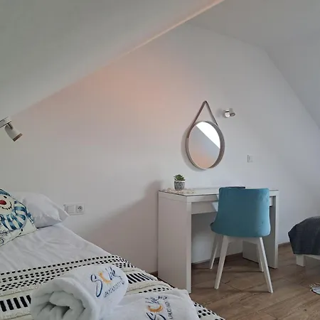 Solek, Hotelowe I Goscinne Ze Sniadaniem, Przyjazne Zwierzetom, Wyjatkowe, Z Widokiem Na Jezioro Jamno I W Bardzo Bliskiej Odleglosci Od Morza *