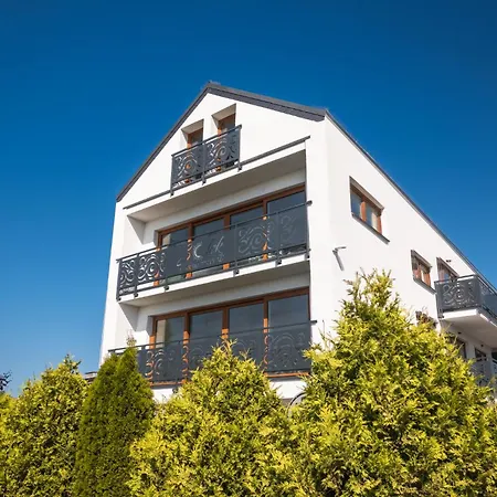 Solek, Hotelowe I Goscinne Ze Sniadaniem, Przyjazne Zwierzetom, Wyjetkowe, Z Widokiem Na Jezioro Jamno I W Bardzo Bliskiej Odleglosci Od Morza