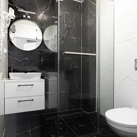 Appartement Solek, Hotelowe I Goscinne Ze Sniadaniem, Przyjazne Zwierzetom, Wyjatkowe, Z Widokiem Na Jezioro Jamno I W Bardzo Bliskiej Odleglosci Od Morza