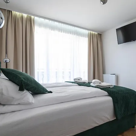 Solek, Hotelowe I Goscinne Ze Sniadaniem, Przyjazne Zwierzetom, Wyjetkowe, Z Widokiem Na Jezioro Jamno I W Bardzo Bliskiej Odleglosci Od Morza