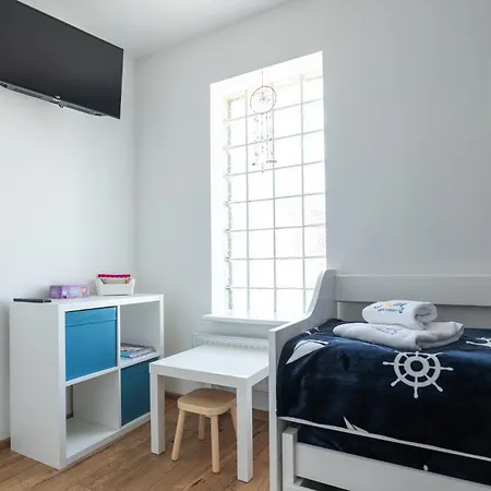 Διαμέρισμα Solek, Hotelowe I Goscinne Ze Sniadaniem, Przyjazne Zwierzetom, Wyjetkowe, Z Widokiem Na Jezioro Jamno I W Bardzo Bliskiej Odleglosci Od Morza *