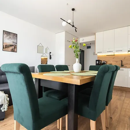 Solek, Hotelowe I Goscinne Ze Sniadaniem, Przyjazne Zwierzetom, Wyjetkowe, Z Widokiem Na Jezioro Jamno I W Bardzo Bliskiej Odleglosci Od Morza *