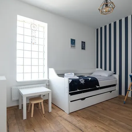 Solek, Hotelowe I Goscinne Ze Sniadaniem, Przyjazne Zwierzetom, Wyjatkowe, Z Widokiem Na Jezioro Jamno I W Bardzo Bliskiej Odleglosci Od Morza Apartman