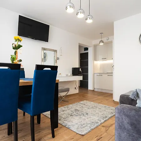 Solek, Hotelowe I Goscinne Ze Sniadaniem, Przyjazne Zwierzetom, Wyjetkowe, Z Widokiem Na Jezioro Jamno I W Bardzo Bliskiej Odleglosci Od Morza