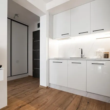 Solek, Hotelowe I Goscinne Ze Sniadaniem, Przyjazne Zwierzetom, Wyjatkowe, Z Widokiem Na Jezioro Jamno I W Bardzo Bliskiej Odleglosci Od Morza Apartman