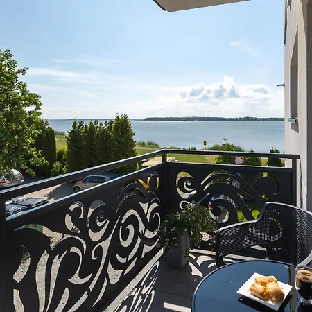 Appartement Solek, Hotelowe I Goscinne Ze Sniadaniem, Przyjazne Zwierzetom, Wyjatkowe, Z Widokiem Na Jezioro Jamno I W Bardzo Bliskiej Odleglosci Od Morza *