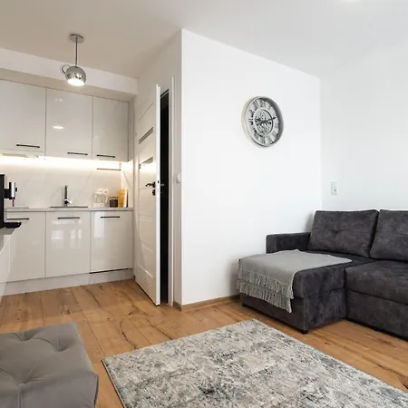 Solek, Hotelowe I Goscinne Ze Sniadaniem, Przyjazne Zwierzetom, Wyjatkowe, Z Widokiem Na Jezioro Jamno I W Bardzo Bliskiej Odleglosci Od Morza Mielno (Koszalin)