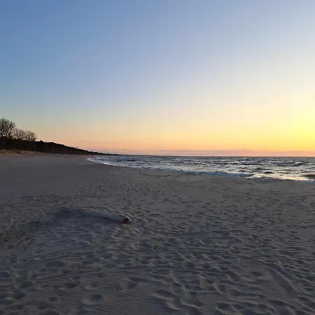 Appartement Solek, Hotelowe I Goscinne Ze Sniadaniem, Przyjazne Zwierzetom, Wyjatkowe, Z Widokiem Na Jezioro Jamno I W Bardzo Bliskiej Odleglosci Od Morza *