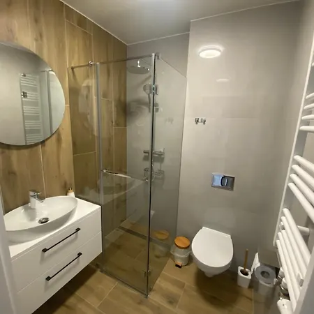 Apartman Solek, Hotelowe I Goscinne Ze Sniadaniem, Przyjazne Zwierzetom, Wyjatkowe, Z Widokiem Na Jezioro Jamno I W Bardzo Bliskiej Odleglosci Od Morza Mielno
