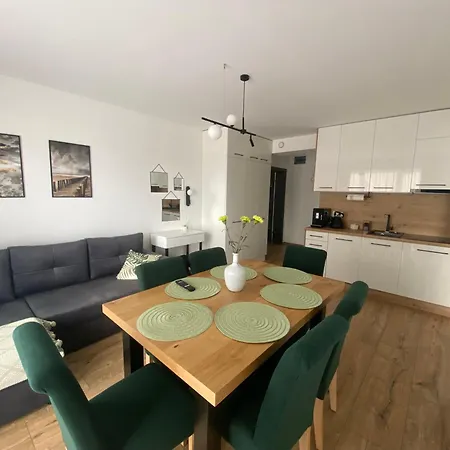 Solek, Hotelowe I Goscinne Ze Sniadaniem, Przyjazne Zwierzetom, Wyjetkowe, Z Widokiem Na Jezioro Jamno I W Bardzo Bliskiej Odleglosci Od Morza