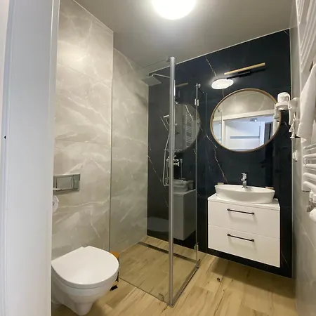 Solek, Hotelowe I Goscinne Ze Sniadaniem, Przyjazne Zwierzetom, Wyjetkowe, Z Widokiem Na Jezioro Jamno I W Bardzo Bliskiej Odleglosci Od Morza *