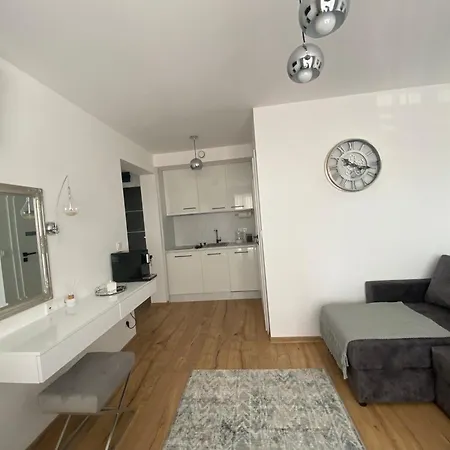 Solek, Hotelowe I Goscinne Ze Sniadaniem, Przyjazne Zwierzetom, Wyjatkowe, Z Widokiem Na Jezioro Jamno I W Bardzo Bliskiej Odleglosci Od Morza