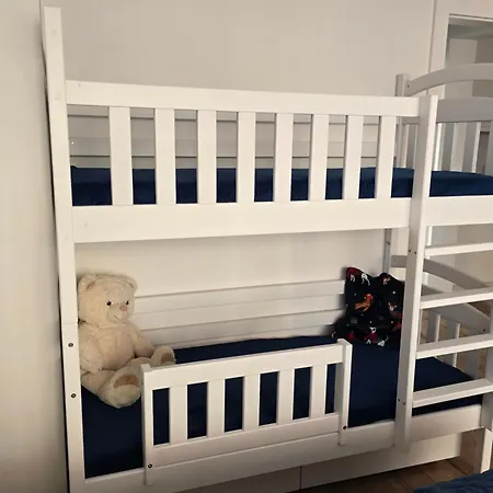 Apartman Solek, Hotelowe I Goscinne Ze Sniadaniem, Przyjazne Zwierzetom, Wyjatkowe, Z Widokiem Na Jezioro Jamno I W Bardzo Bliskiej Odleglosci Od Morza *