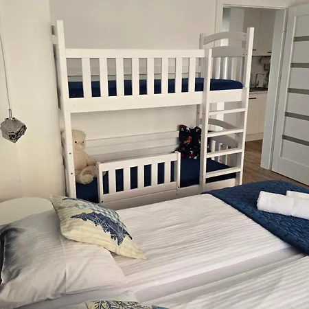 Apartamento Solek, Hotelowe I Goscinne Ze Sniadaniem, Przyjazne Zwierzetom, Wyjatkowe, Z Widokiem Na Jezioro Jamno I W Bardzo Bliskiej Odleglosci Od Morza